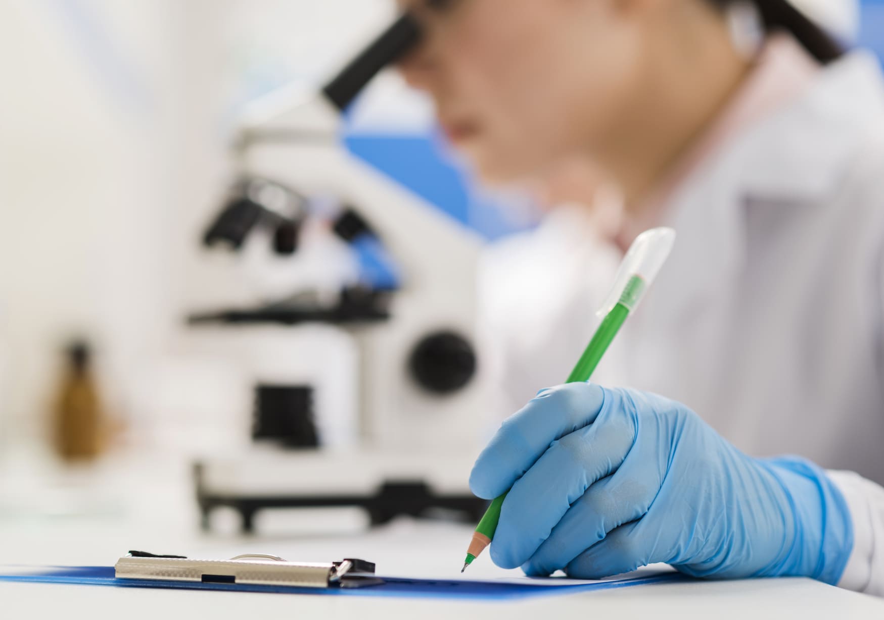 female-scientist-working-laboratory